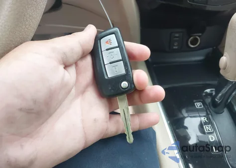 2015 Nissan Rogue S z USA, uszkodzony, nr VIN 5N1AT2MT9FC860557